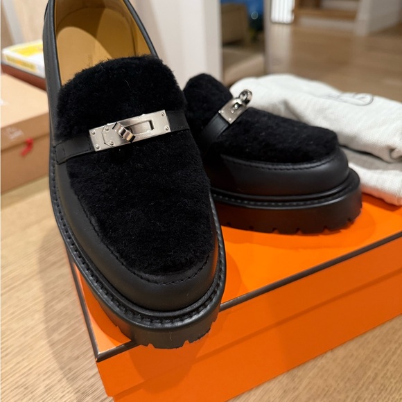 Hermes icone calfskin “Kelly” loafers with fur size 7